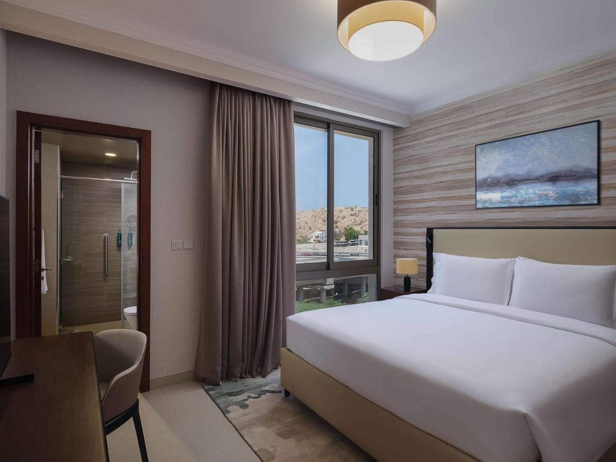Doubletree By Hilton Muscat Qurum Eksteriør billede