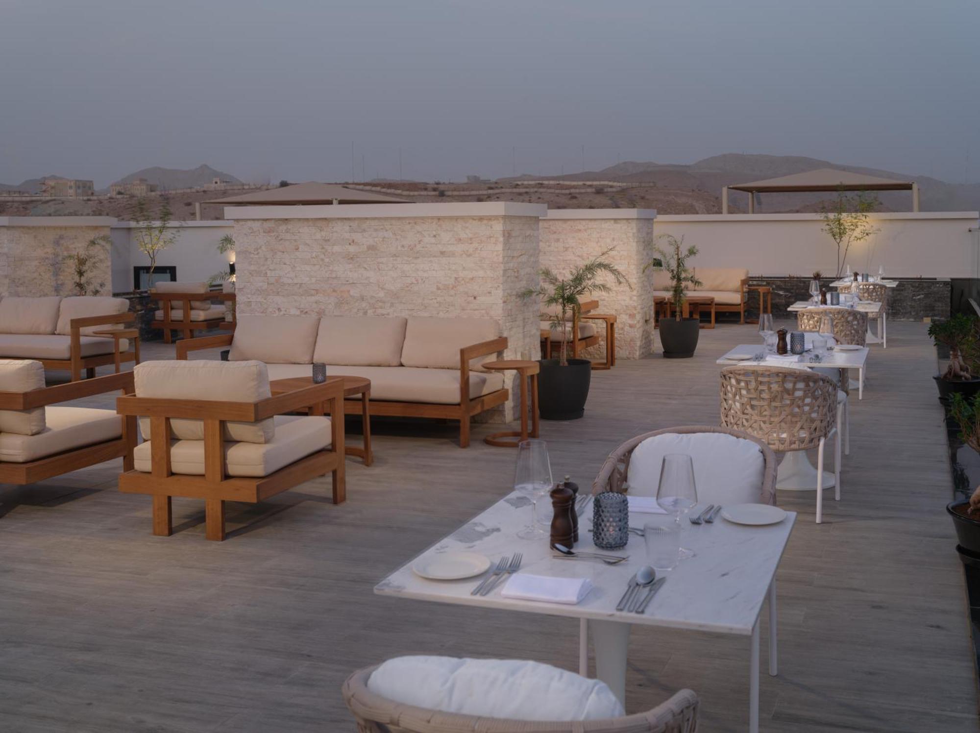 Doubletree By Hilton Muscat Qurum Eksteriør billede