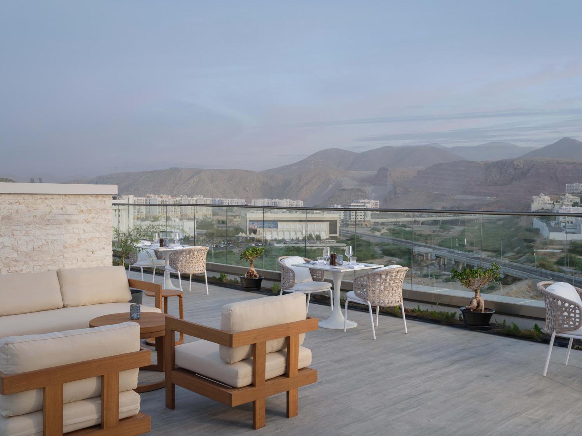 Doubletree By Hilton Muscat Qurum Eksteriør billede